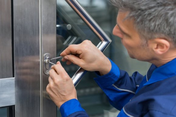 Professionnel pour intervention d’ouverture de porte en urgence à Dijon